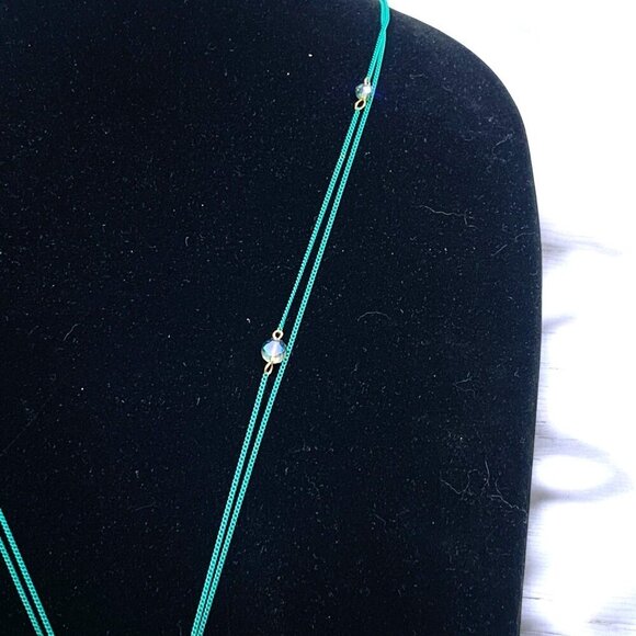 Green Chainlink Necklace With Boho Jewel Tassel Pendant Extra Long Gold Accents - Picture 4 of 8